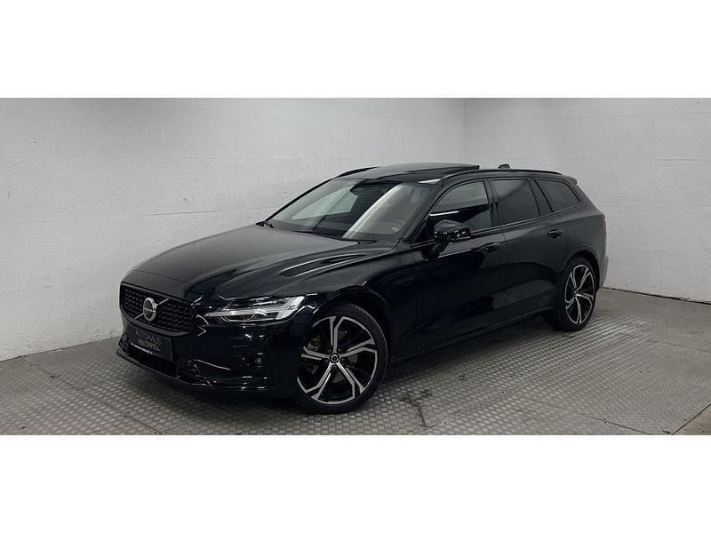 Onyx black (metallic) Gebraucht 2024 Volvo V60 Plus Kombi | 39.699 € (Fairer Preis) - Bild 1/4
