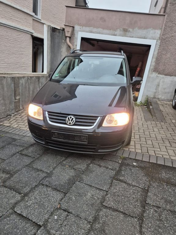 Gebraucht 2004 VW Touran Highline Van / Kleinbus | 1.100 € (Superpreis) - Bild 1/4