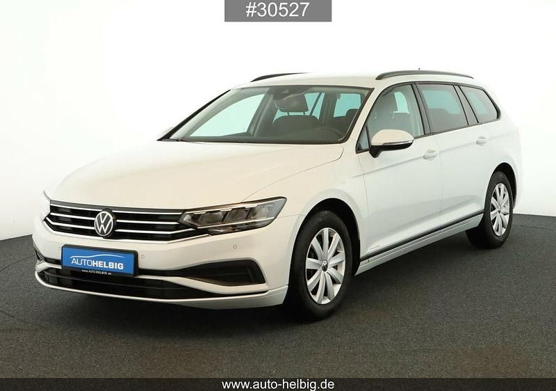 Gebraucht VW Passat 122 PS (89 kW) 2023 Weiß Kombi