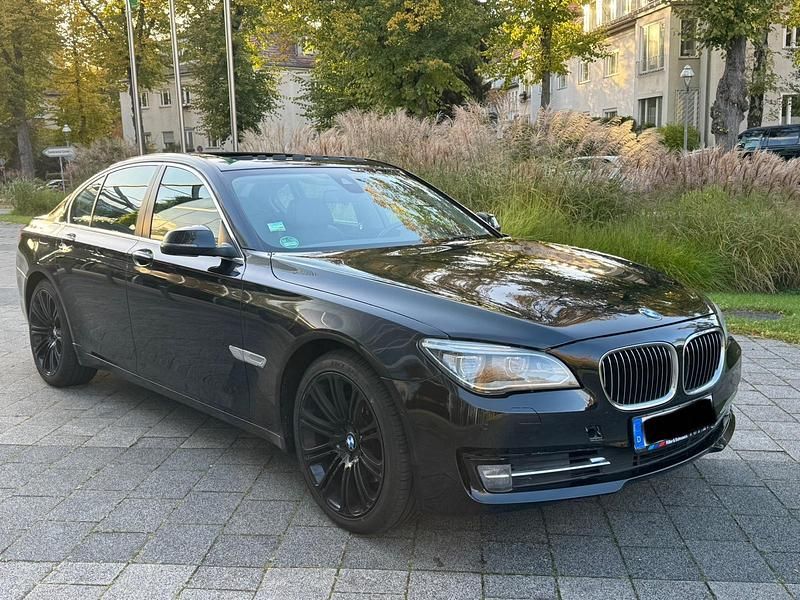 Gebraucht BMW 730 Comfort Edition 258 PS (189 kW) 2015 Schwarz Limousine