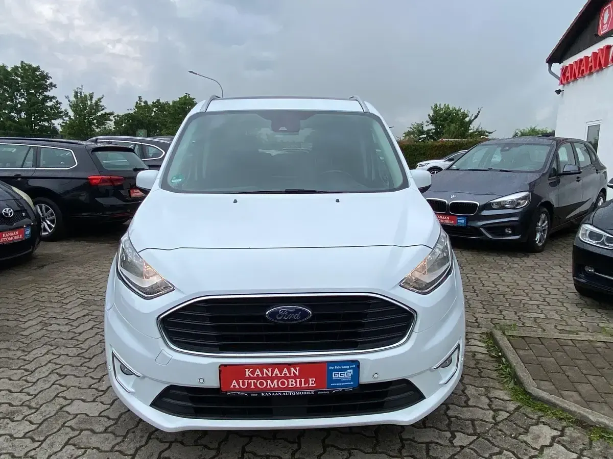 Gebraucht Ford Grand Tourneo Connect Titanium 120 PS (88 kW) 2018 Weiß Van / Kleinbus