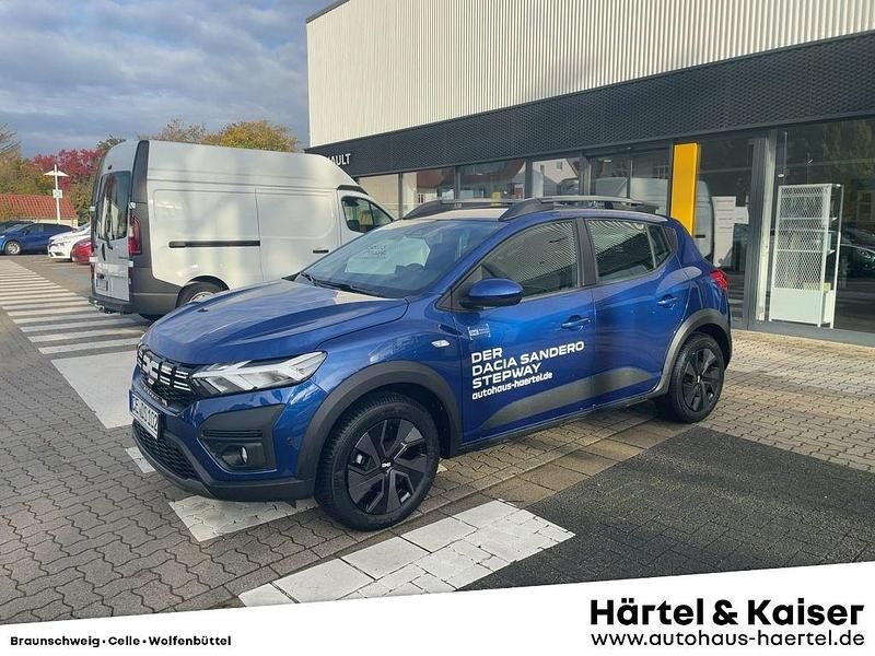 Gebraucht Dacia Sandero Expression 91 PS (66 kW) 2025 Ironblau metallic (blau) (blau) Limousine