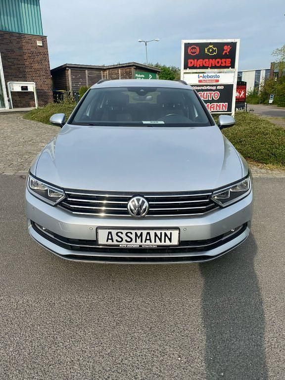 Silber Gebraucht 2018 VW Passat Comfortline Kombi | 15.200 € (Fairer Preis) - Bild 1/2