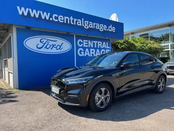 Schwarz Gebraucht 2022 Ford Mustang Mach-E SUV | 36.900 € (Superpreis) - Bild 1/4