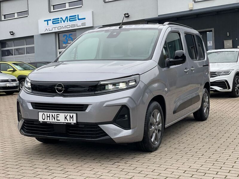 Grau (lack grau artense/typ aussenverk) Neu 2024 Opel Combo Life Edition+ Van / Kleinbus | 25.999 € (Fairer Preis) - Bild 1/4