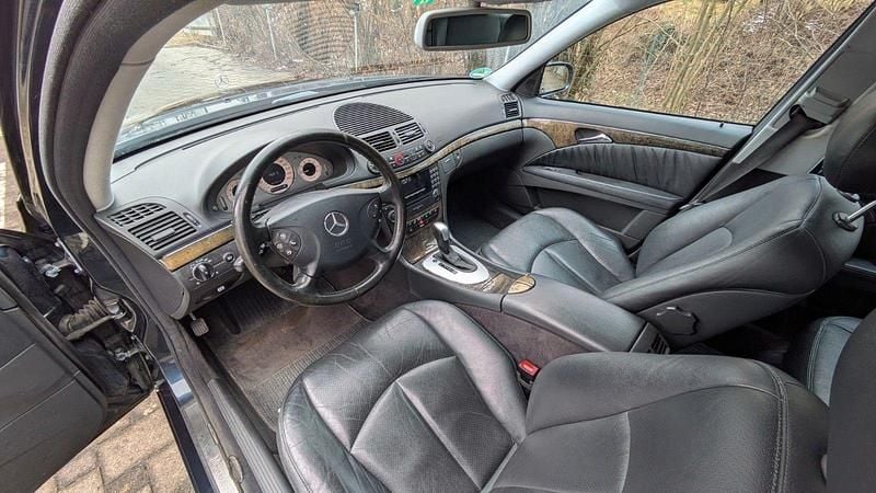 Gebraucht Mercedes E320 Avantgarde 224 PS (164 kW) 2003 Blau Kombi