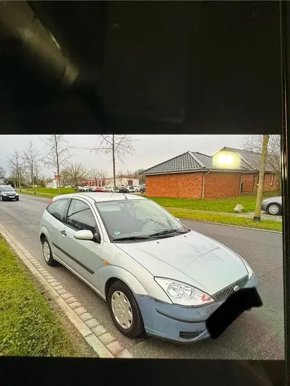 Używany Ford Focus 101 KM (74 kW) 2003 Szary Sedan/Limuzyna