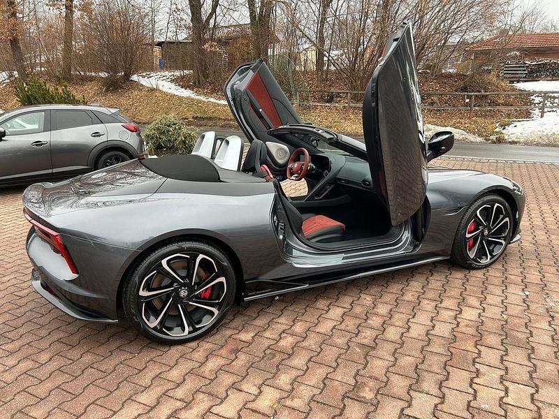 Gebraucht MG Cyberster 375 kW (510 PS) 2026 Grau Cabrio