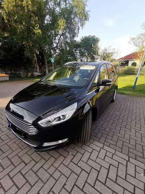 Schwarz Gebraucht 2016 Ford Galaxy Titanium Van / Kleinbus | 12.500 € (Guter Preis) - Bild 1/4