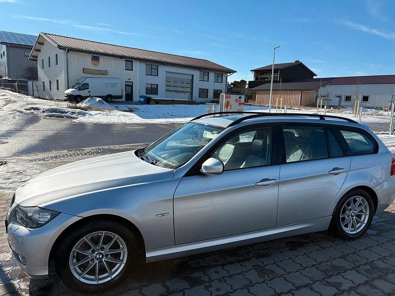 Gebraucht 2009 BMW 320 Kombi | 4.999 € (Fairer Preis) - Bild 1/4
