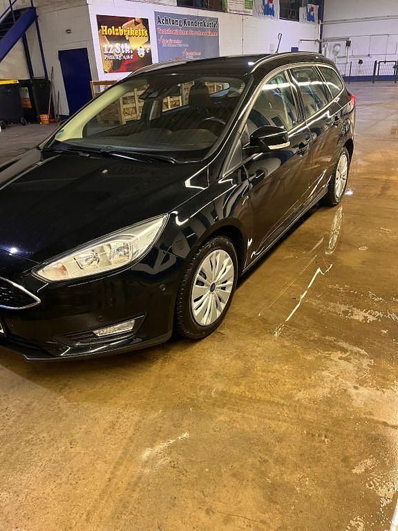 Usata Ford Focus 95 CV (69 kW) 2017 Nero Station wagon