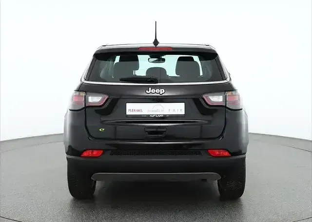 Second-hand Jeep Compass 131 CP (96 kW) 2024 Negru SUV