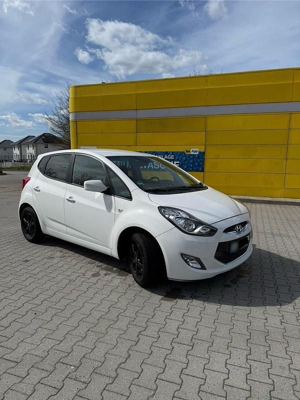 Gebraucht Hyundai ix20 125 PS (91 kW) 2014 Weiß Kleinwagen