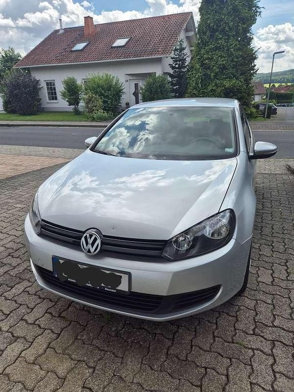 Silber Gebraucht 2009 VW Golf VI Trendline Limousine | 4.290 € (Guter Preis) - Bild 1/4