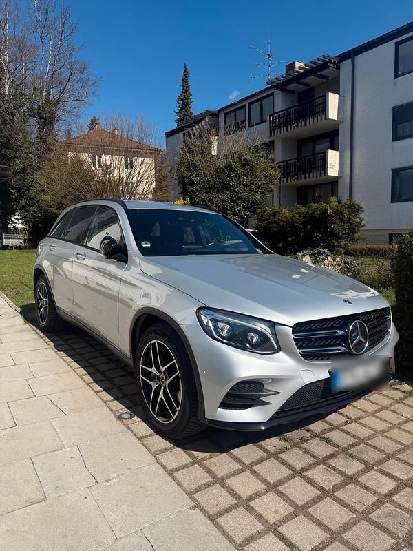 Silber Gebraucht 2018 Mercedes GLC250 SUV | 27.000 € (Fairer Preis) - Bild 1/4