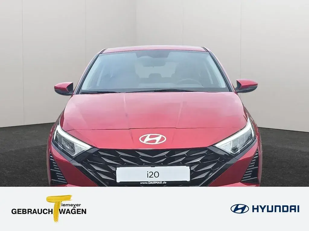 Gebraucht Hyundai i20 Trend 101 PS (74 kW) 2025 Rot Kleinwagen