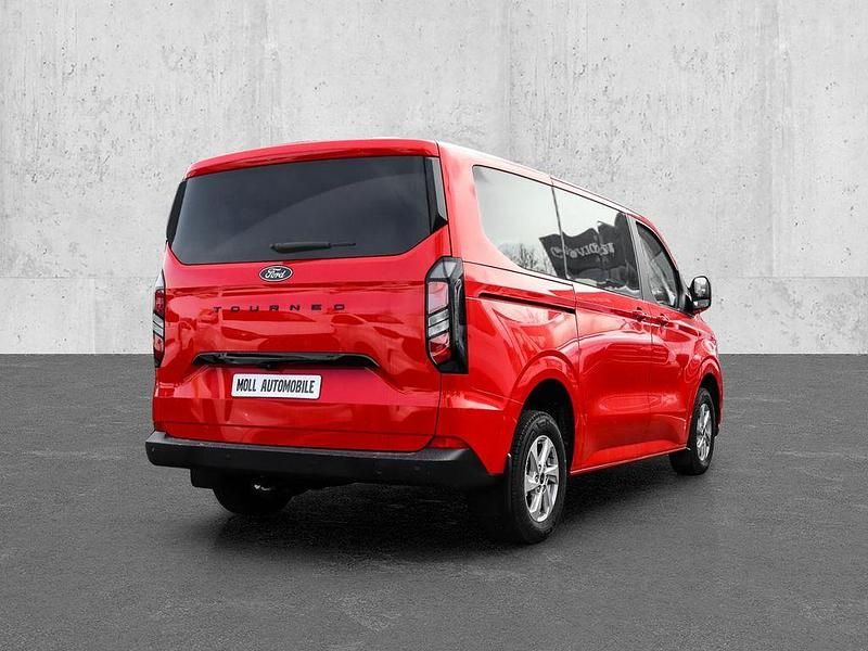 Neu Ford Tourneo Trend 136 PS (100 kW) 2025 Rot Van / Kleinbus