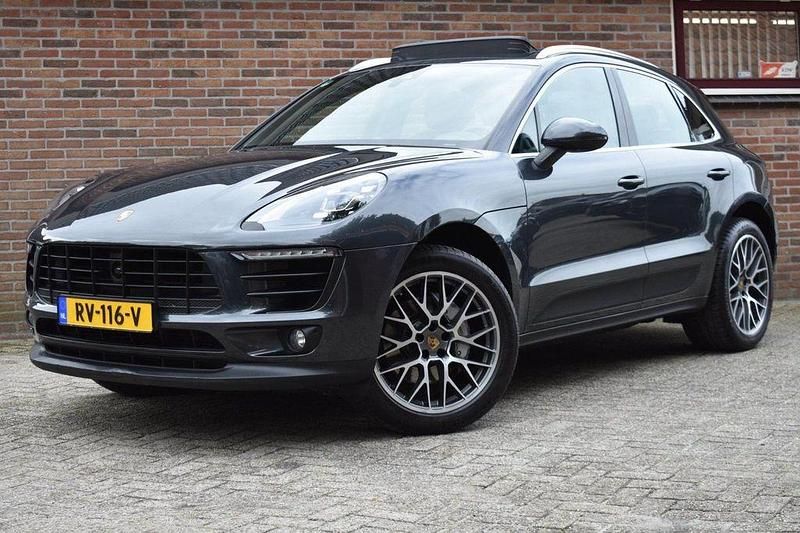 Grau Gebraucht 2018 Porsche Macan Sport SUV | 28.663 € - Bild 1/4