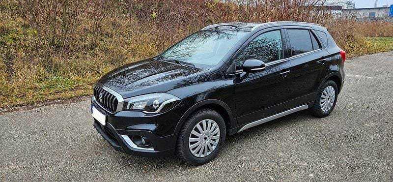 Schwarz Gebraucht 2019 Suzuki SX4 S-Cross Comfort Limousine | 14.699 € (Guter Preis) - Bild 1/4