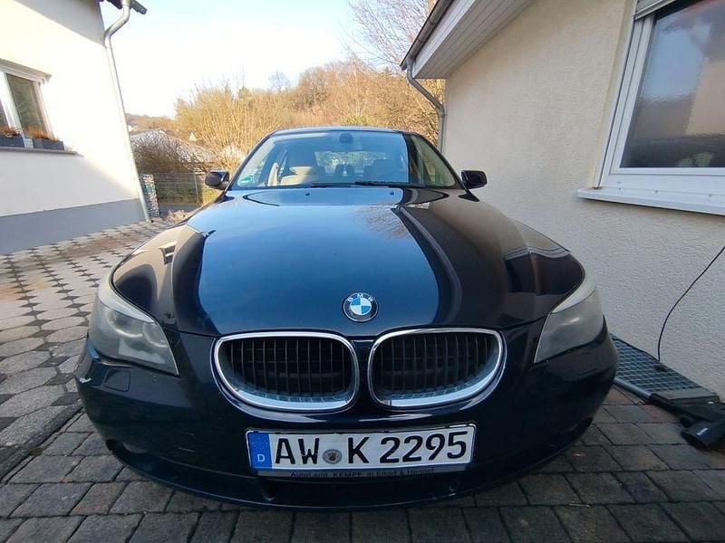 Beige Gebraucht 2004 BMW 520 Limousine | 3.200 € (Guter Preis) - Bild 1/4