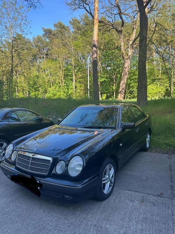 Schwarz Gebraucht 1998 Mercedes E240 Limousine | 3.500 € (Fairer Preis) - Bild 1/4