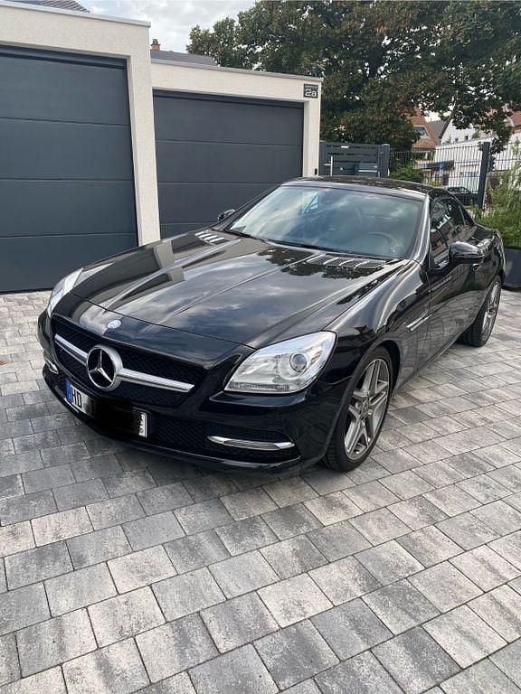 Schwarz Gebraucht 2013 Mercedes SLK200 Style Cabrio | 23.800 € (Fairer Preis) - Bild 1/4
