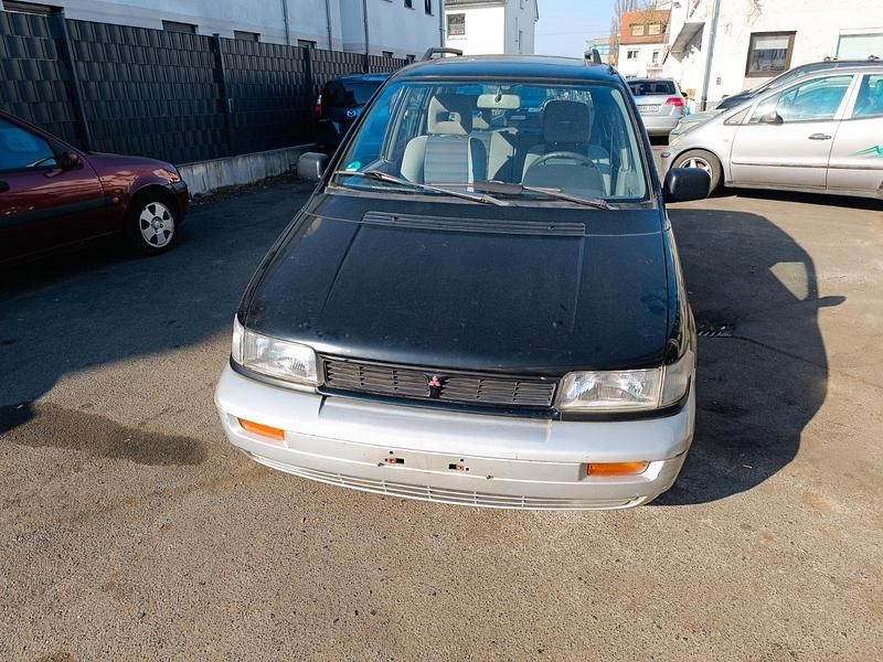 Gebraucht Mitsubishi Space Runner 120 PS (88 kW) 1992 Schwarz Van / Kleinbus