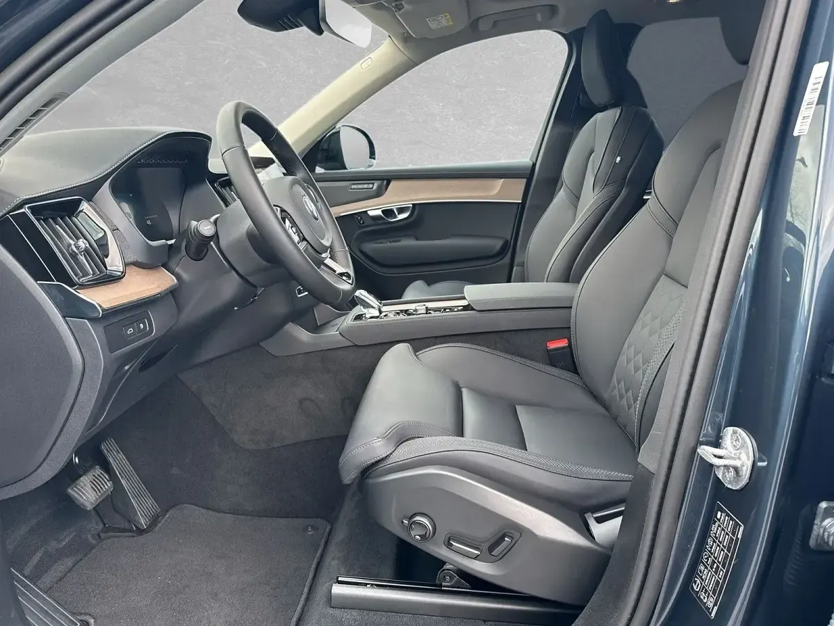 Gebraucht Volvo XC90 Plus 455 PS (334 kW) 2025 Denim blue SUV