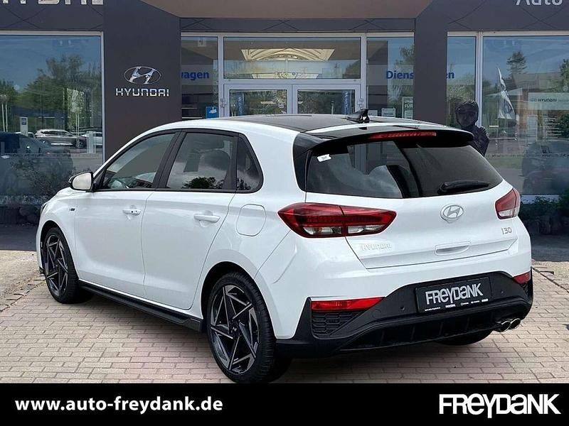 Gebraucht Hyundai i30 140 PS (102 kW) 2025 Atlas white Limousine