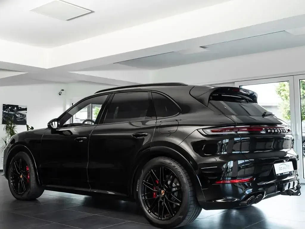 Gebraucht Porsche Cayenne S E-Hybrid 519 PS (381 kW) 2025 Schwarz SUV