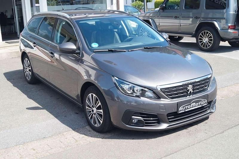 Gebraucht Peugeot 308 SW Allure 131 PS (96 kW) 2021 Gris platinium (metallic) Kombi