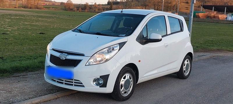Gebraucht Chevrolet Spark 68 PS (50 kW) 2010 Weiß Kleinwagen