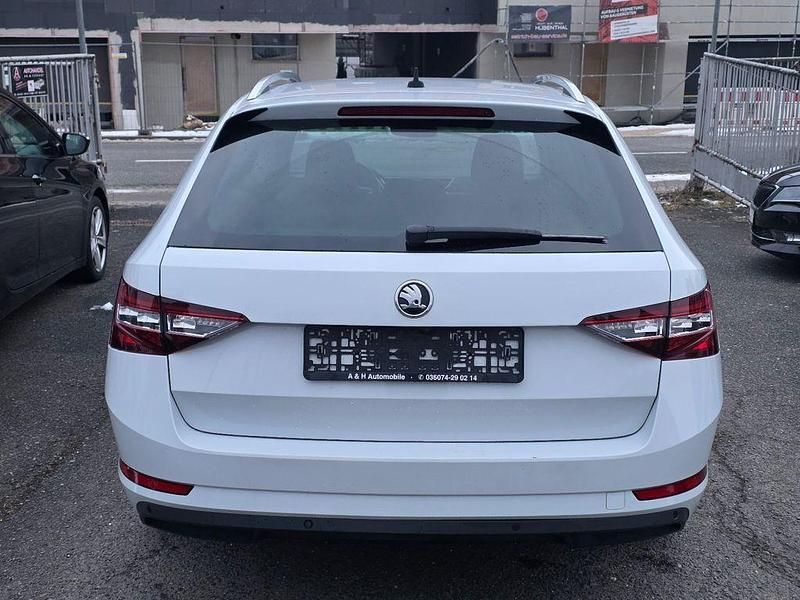 Gebraucht Skoda Superb Style 190 PS (139 kW) 2019 Weiß Kombi