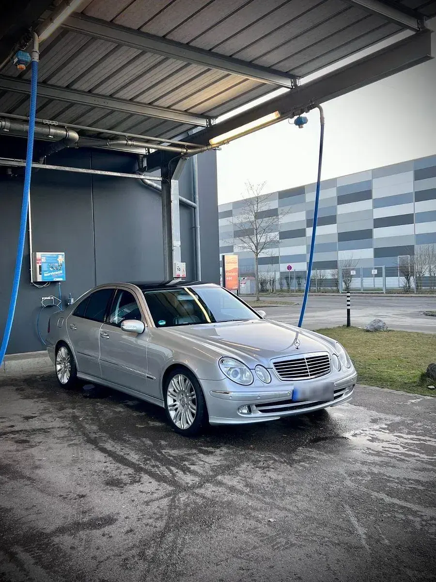 Second-hand Mercedes E200 Avantgarde 163 CP (119 kW) 2005 Argintiu Berlinǎ