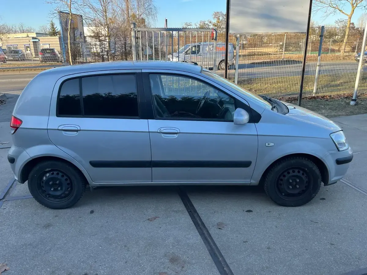 Gebraucht Hyundai Getz 63 PS (46 kW) 2004 Silber Kleinwagen