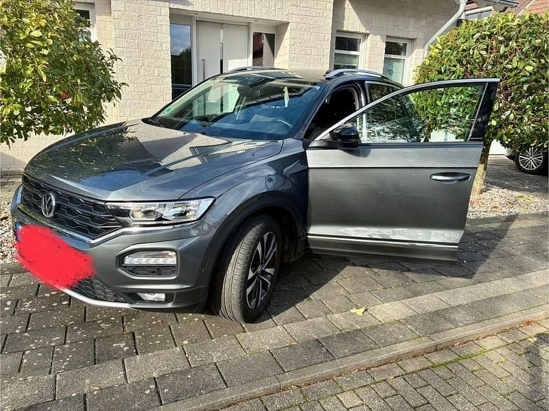 Grau Gebraucht 2019 VW T-Roc IQ Drive SUV | 17.200 € (Guter Preis) - Bild 1/4