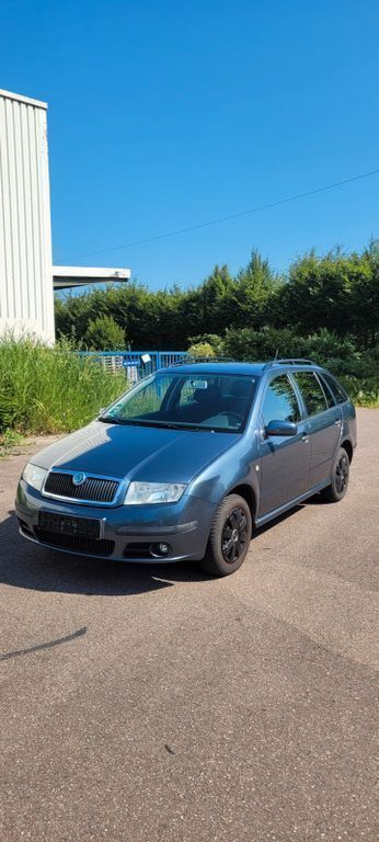 Grau Gebraucht 2005 Skoda Fabia Classic Kombi | 1.990 € (Etwas zu teuer) - Bild 1/4