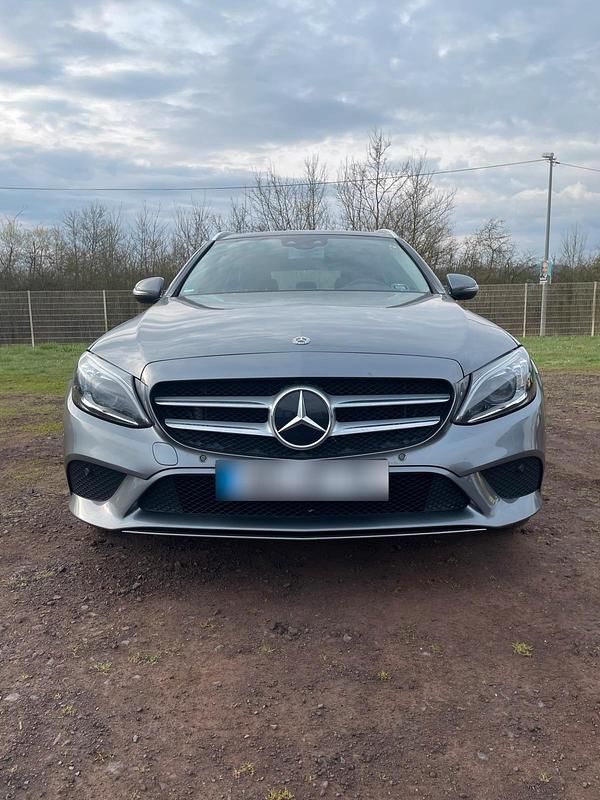 Gebraucht Mercedes C220 194 PS (142 kW) 2019 Grau Kombi