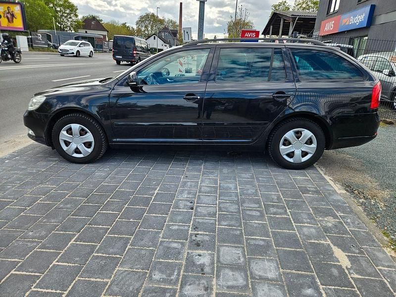 Gebraucht Skoda Octavia Elegance 105 PS (77 kW) 2012 Schwarz Kombi