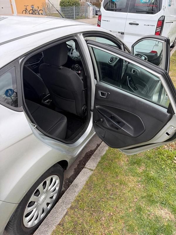 Gebraucht Ford Fiesta 2017 Grau Kleinwagen