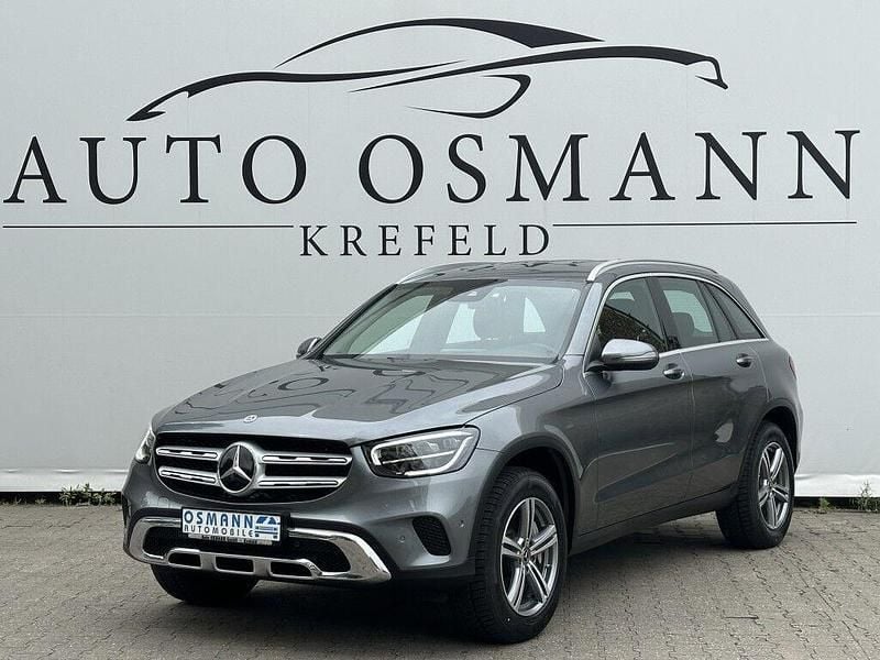 Grau Gebraucht 2021 Mercedes GLC300e SUV | 37.950 € (Superpreis) - Bild 1/4