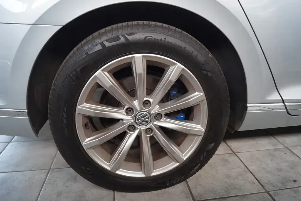 Gebraucht VW Passat Highline 156 PS (114 kW) 2018 Silber Kombi