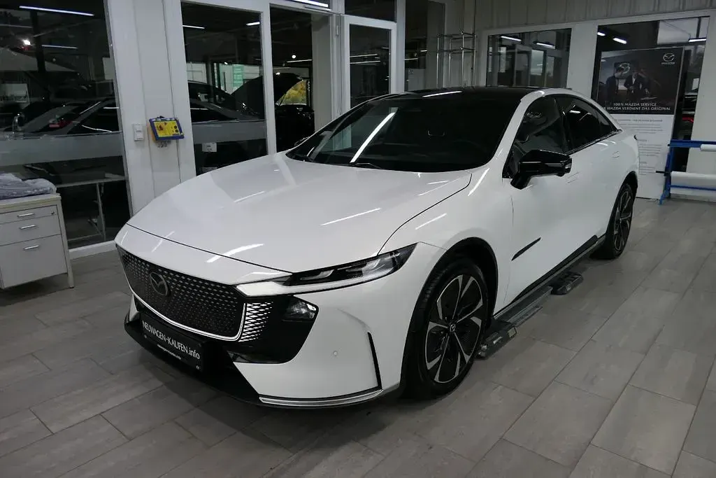 Neu Mazda 6e Takumi-Line 189 kW (258 PS) 2026 Weiß Limousine
