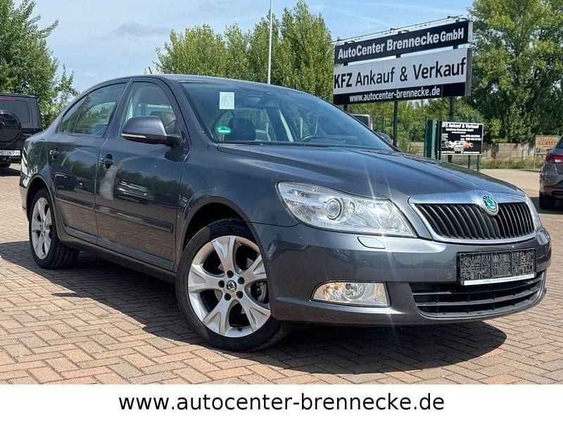 Grau Gebraucht 2011 Skoda Octavia Elegance Limousine | 5.950 € (Guter Preis) - Bild 1/4