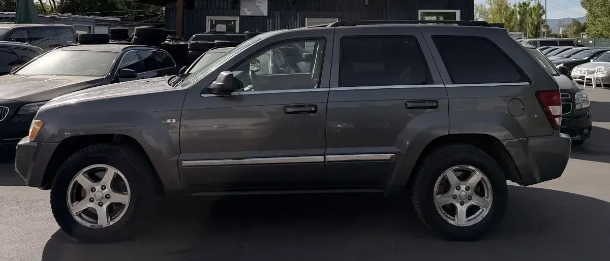 Gebraucht Jeep Grand Cherokee Limited 218 PS (160 kW) 2005 Grau SUV