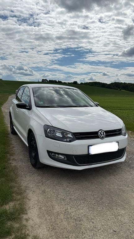 Weiß Gebraucht 2011 VW Polo Style Limousine | 4.500 € (Guter Preis) - Bild 1/4