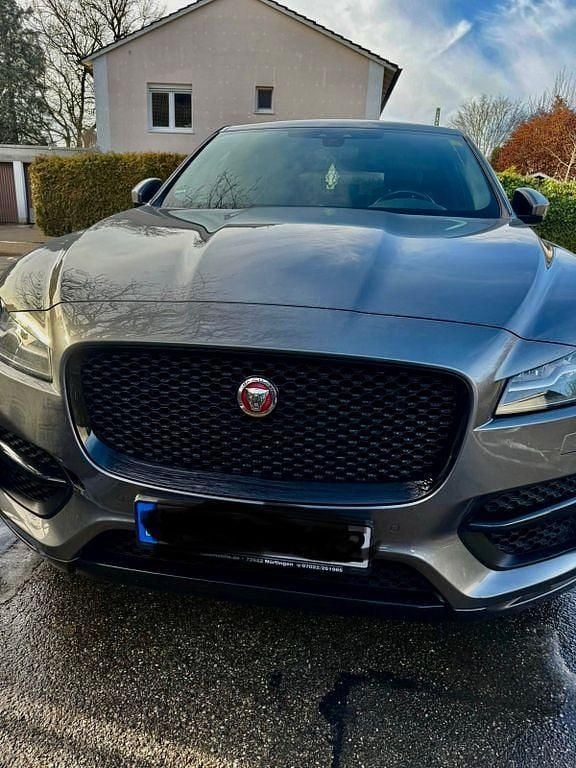 Grau Gebraucht 2018 Jaguar F-Pace R-Sport SUV | 16.000 € (Superpreis) - Bild 1/4