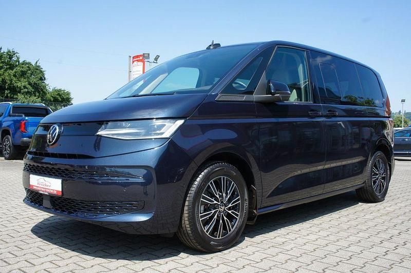 Gebraucht VW Multivan 150 PS (110 kW) 2023 Starlight blue metallic Van