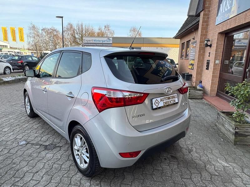 Gebraucht Hyundai i20 Edition 125 PS (91 kW) 2018 Grau Van / Kleinbus