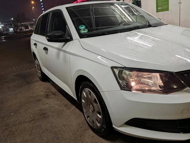 Weiß Gebraucht 2017 Skoda Fabia Kombi | 4.999 € (Guter Preis) - Bild 1/4